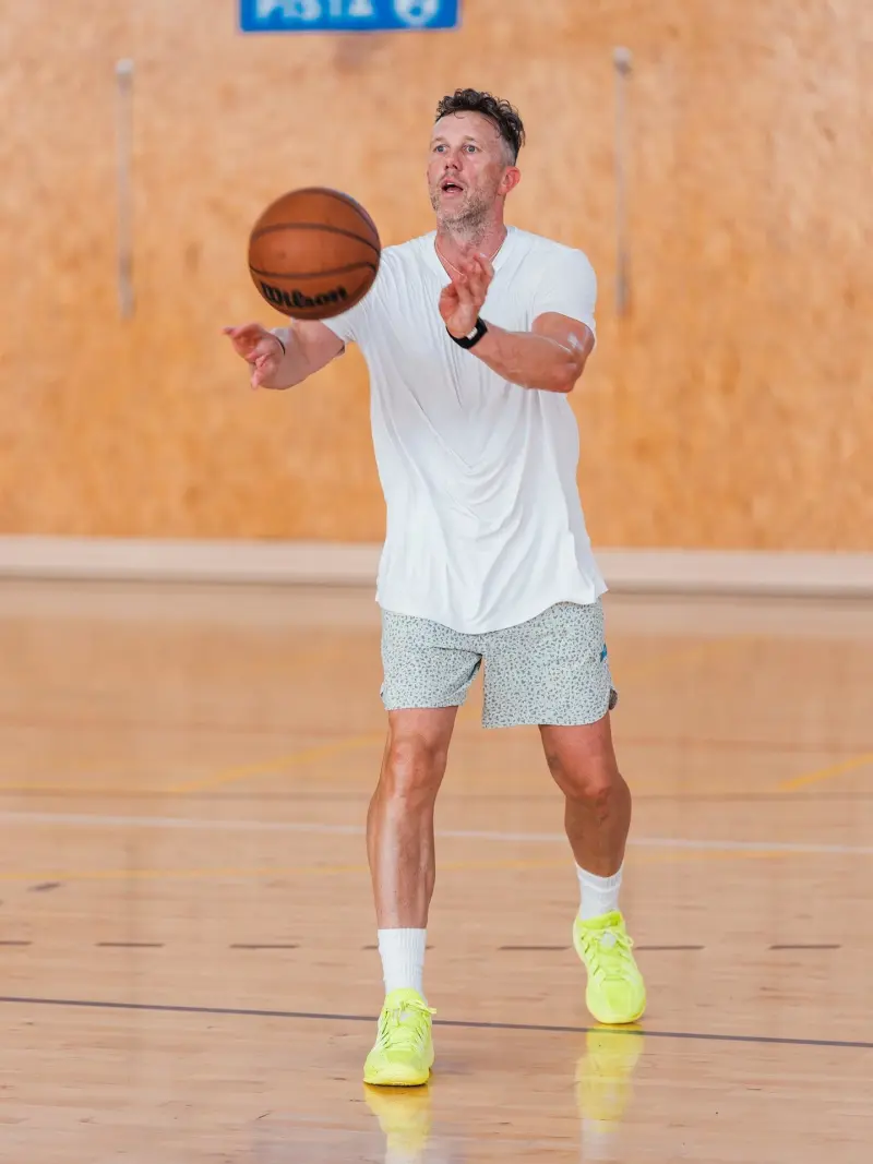 好不惬意！巴特勒ins晒休赛期休闲照与训练照与球迷分享