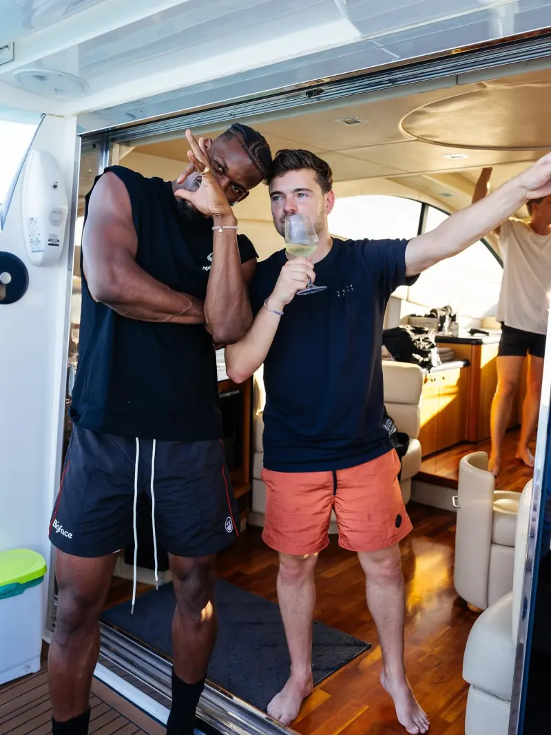 好不惬意！巴特勒ins晒休赛期休闲照与训练照与球迷分享