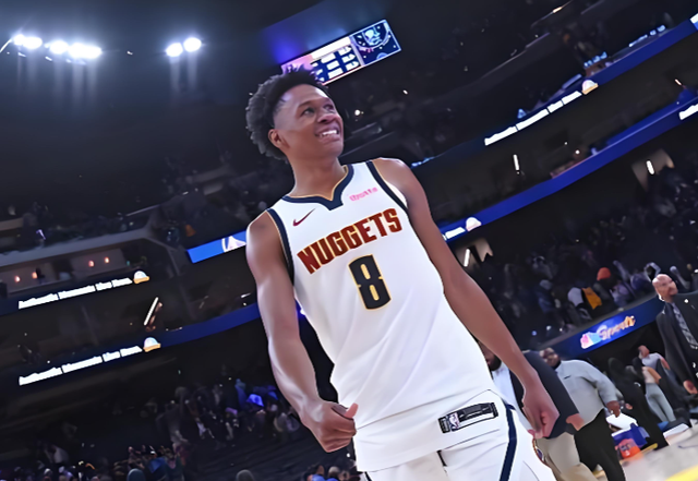 足球比赛直播免费在线观看-力压西部群星！一周封神！掘金新人值多少？