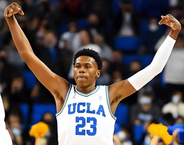 足球比赛直播免费在线观看-力压西部群星！一周封神！掘金新人值多少？