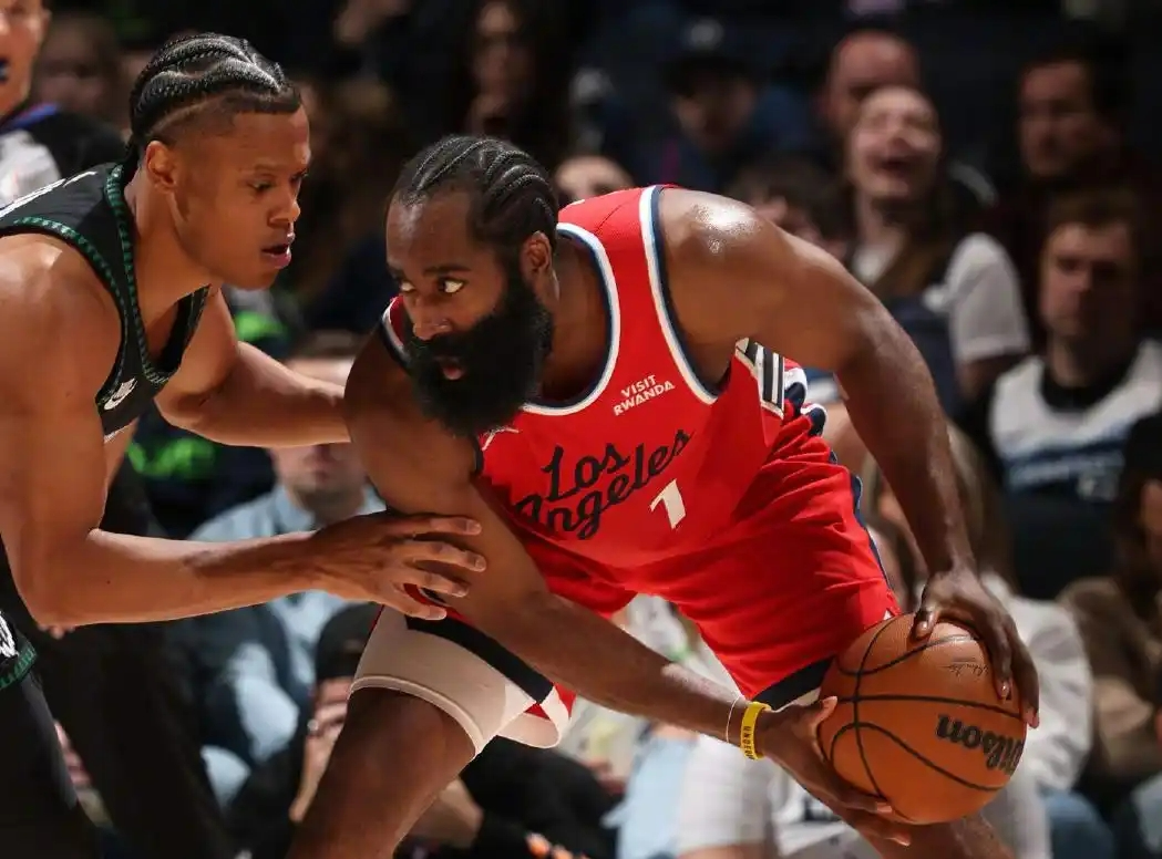 烂到家！快船彻底沉了，赛季6次领先10分+被翻盘，1数据倒数第一