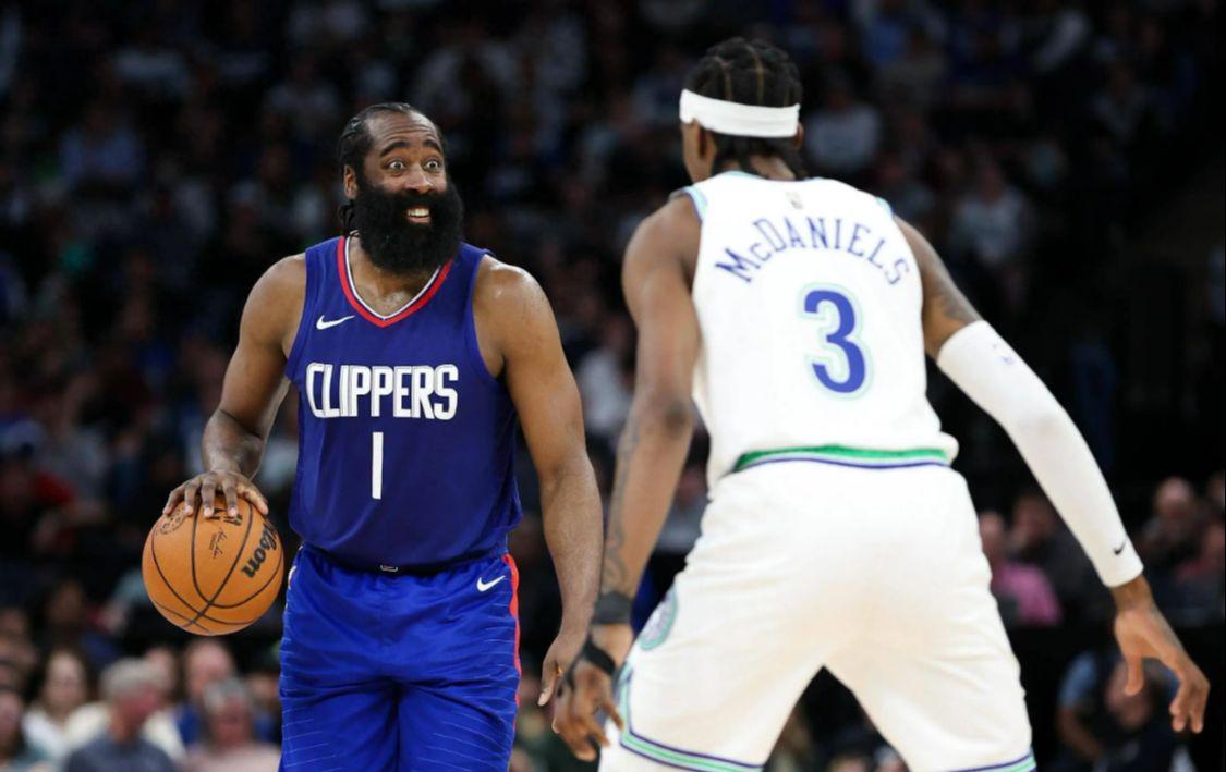 烂到家！快船彻底沉了，赛季6次领先10分+被翻盘，1数据倒数第一