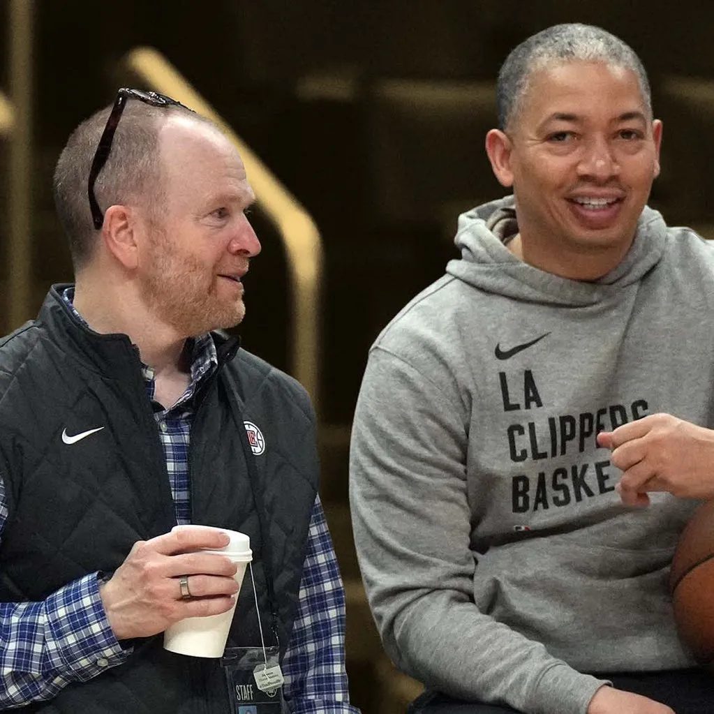 烂到家！快船彻底沉了，赛季6次领先10分+被翻盘，1数据倒数第一