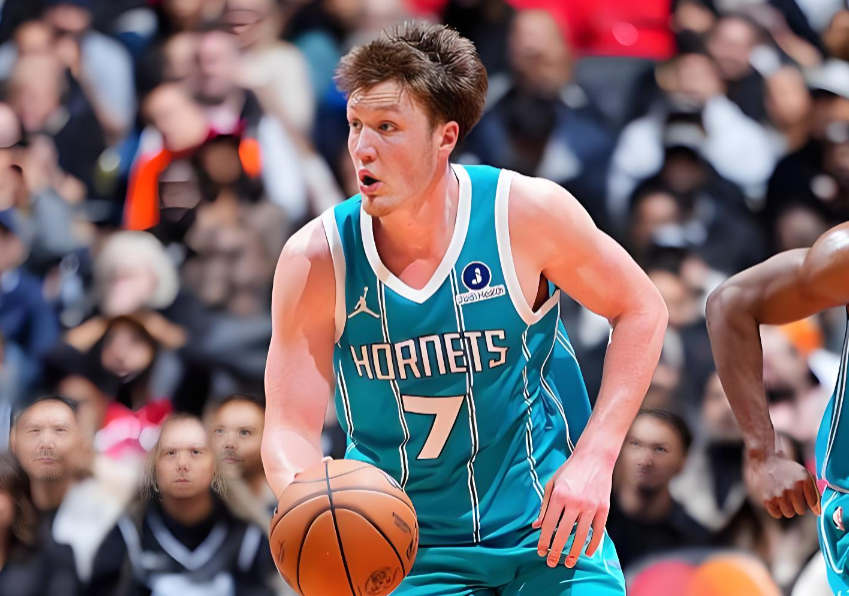 免费足球直播在线观看-库里接班人？弗拉格宿敌！真正的新人王？