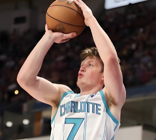 免费足球直播在线观看-库里接班人？弗拉格宿敌！真正的新人王？