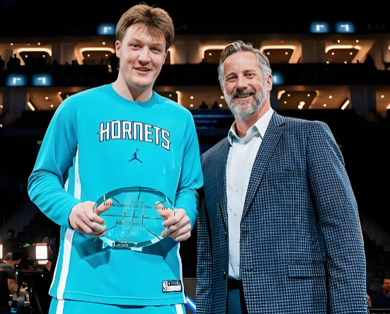 免费足球直播在线观看-库里接班人？弗拉格宿敌！真正的新人王？