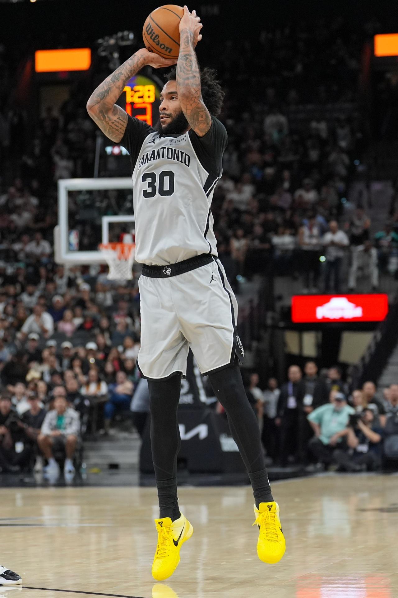 足球比赛在线直播观看免费-火箭战胜马刺 乌度卡认死理是赢球的关键 谢泼德或改变建队策略