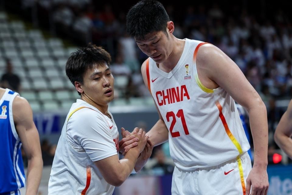 咪咕体育直播-中国男篮为啥被没归化的韩国打花2场？球迷：因为有周琦和张公子