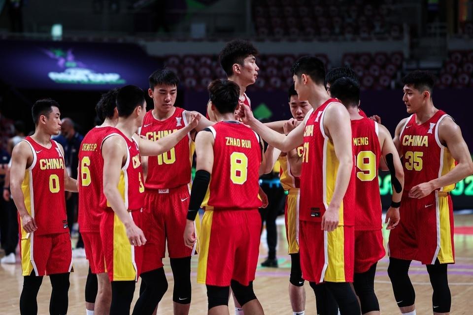 咪咕体育直播-中国男篮为啥被没归化的韩国打花2场？球迷：因为有周琦和张公子